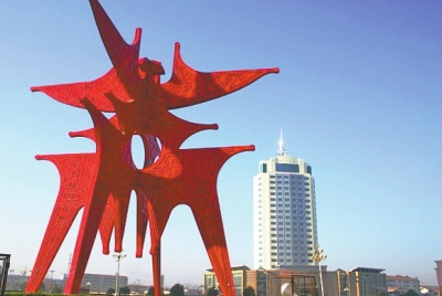 细看看，这是不是商字？这已经成了商丘的地标性建筑。