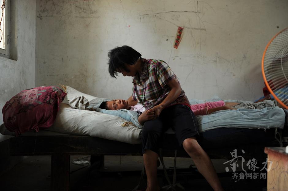 【图片故事】绳束童年
