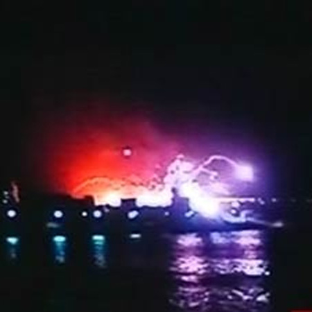 印潜艇爆炸起火