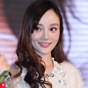 李小璐产后纯美似少女