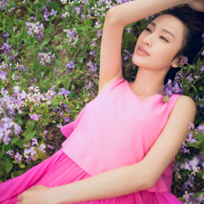 张俪唯美演绎清纯魅力