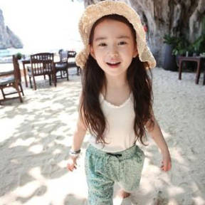 韩国6岁小萝莉美照走红