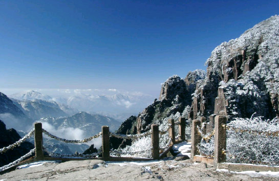 黄山景区冬季特色优惠相约黄山之巅看雪