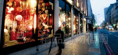 在圣诞节,即使window shopping也很美好。