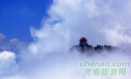 高速旅游引爆峨眉山避暑热