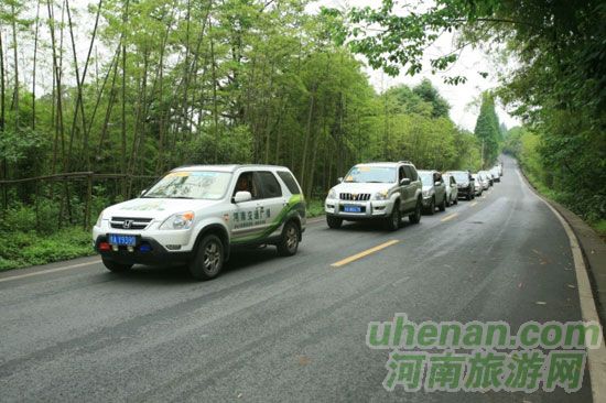 高速旅游引爆峨眉山避暑热
