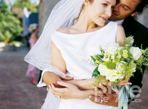 　　圣托里尼的婚礼是世界上最浪漫的婚礼之一