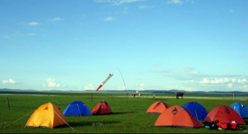 在草原上肆意“安家” 内蒙古草原露营攻略