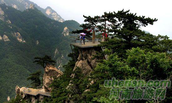 尧山“青龙飞天栈道云上”