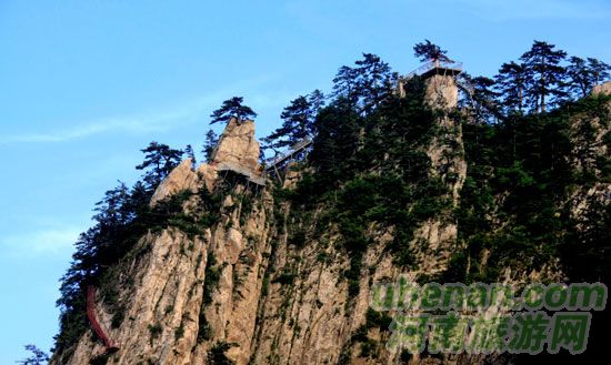 尧山“青龙飞天栈道云上”