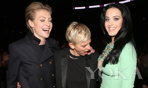 艾伦·德杰尼勒斯(Ellen DeGeneres)同志请注意你的节操，你老婆还在旁边看着呢