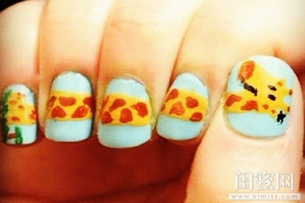 美甲也有二次元? 为你夏天的指甲存点货吧