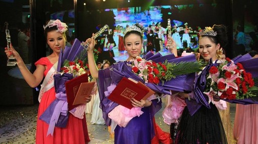 2013国际旅游小姐冠军总决赛中国陕西赛区决赛三甲。