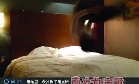 　萧敬腾自创"萧式空翻上床技"