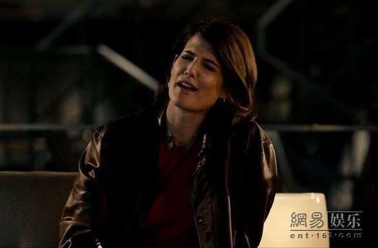 《复仇者联盟2》发加长预告 特工希尔登场