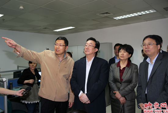 5月9日上午11点10分，河南省委书记郭庚茂一行来到国家一类重点新闻网站映象网视察。