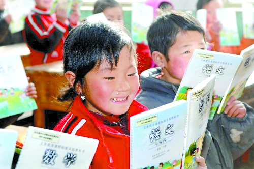 河南全省不分城乡，都将免费提供教科书。 资料图片