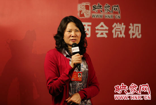 全国人大代表霍金花做客映象网设在北京的两会微视。