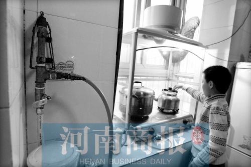郑州50立方米以下按2.25元/立方米收费 记者 邓万里/摄