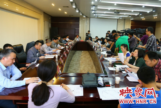 郑州三环快速化工程通车新闻发布会现场。