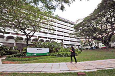 18日，新加坡总理公署发表最新公告，新加坡建国总理李光耀病情危重，继续在ICU病房接受治疗。这是李光耀接受治疗的新加坡中央医院。