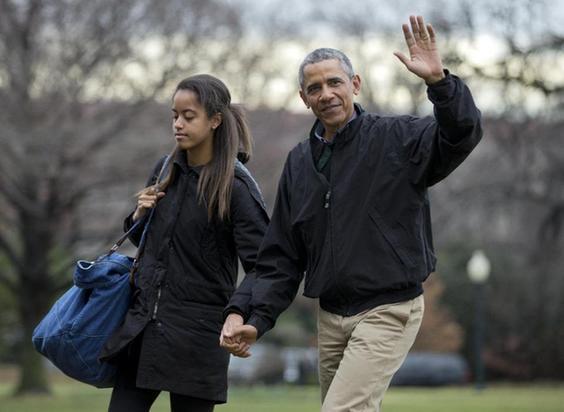 奥巴马和大女儿玛利亚。图片来源：美国媒体