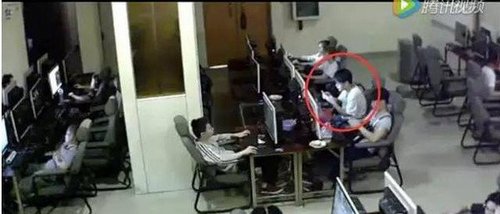 学生用手机接入电脑充电时触电身亡