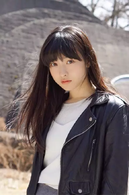 18岁日本女歌手疑因过劳猝逝家中