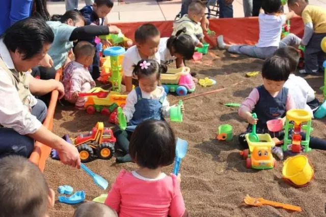 4岁男童沙池内玩耍后头疼 原是决明子进鼻孔发芽