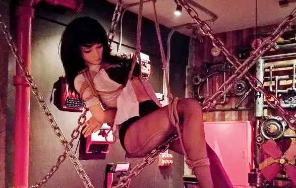 揭秘中国充气娃娃工厂：有男性专门买男硅胶娃娃