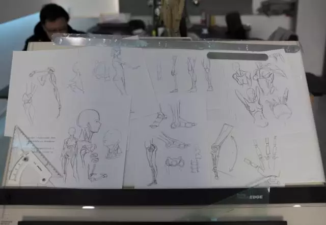 揭秘中国充气娃娃工厂：有男性专门买男硅胶娃娃