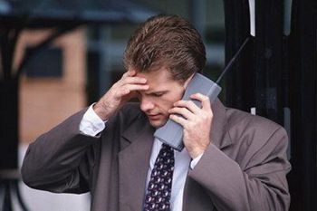 男子脑瘤手机所致 每个工作日要使用3到4个小时(组图)