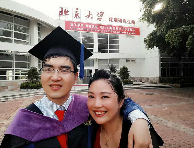 单亲妈妈花29年把重度脑瘫儿子送进哈佛大学