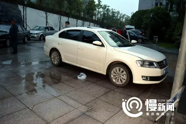 重庆曝光抓捕毒贩视频 民警拔枪一对四谁慢谁死