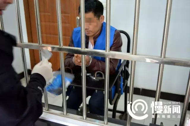 重庆曝光抓捕毒贩视频 民警拔枪一对四谁慢谁死