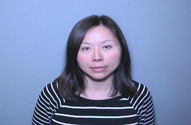  美国华裔女子朱建珍因在高级公寓内经营妓院和洗钱等多项重罪，被判处3年监禁。