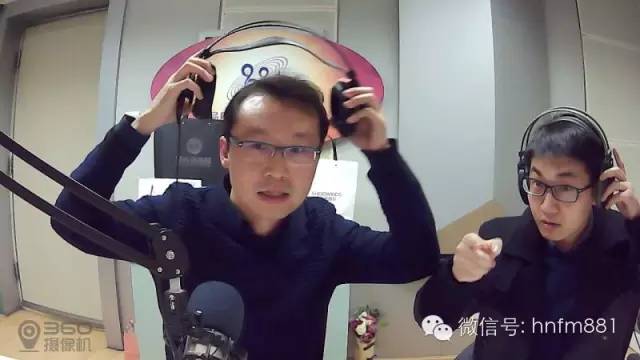 我们的魅力DJ Tonny和匡威也与您一起度过2015年最后一天~