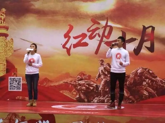 魅力881的工作人员集体合照留念 魅力881的工作人员集体合照留念