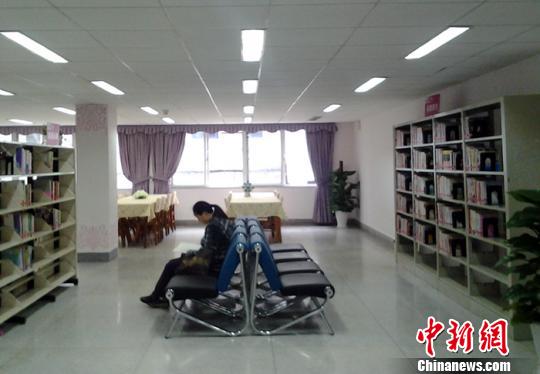 世界读书日：中国首家公共女子图书馆落户长沙
