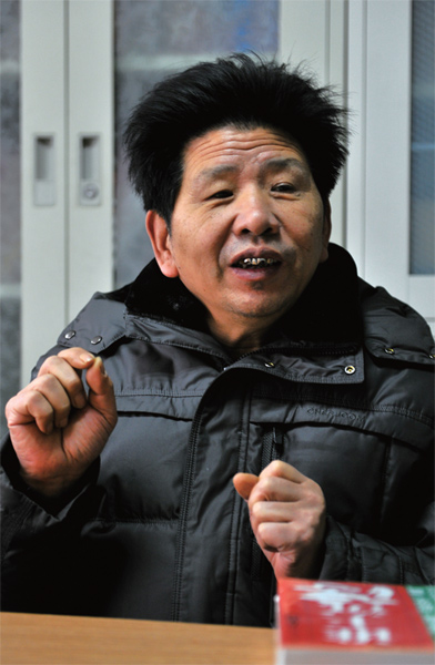 《谁主沉浮》作者王鼎三 写反腐小说就像走钢