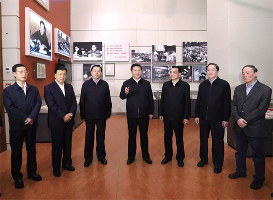 年11月29日，新一届中共中央政治局常委到国家博物馆参观《复兴之路》展览时