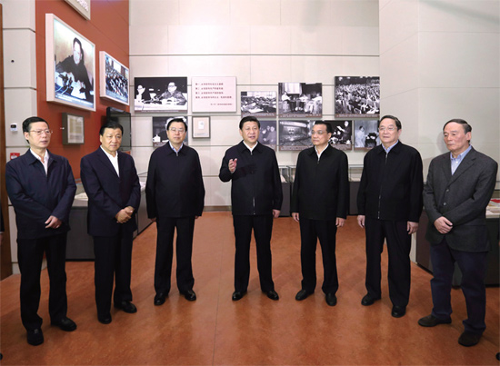 年11月29日，新一届中共中央政治局常委到国家博物馆参观《复兴之路》展览时