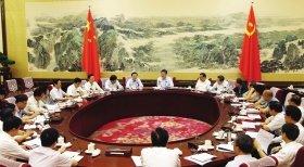 政治局经济决策过程：高层调研与党外人士协商
