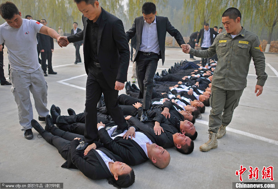 北京白领挑战“魔鬼训练”