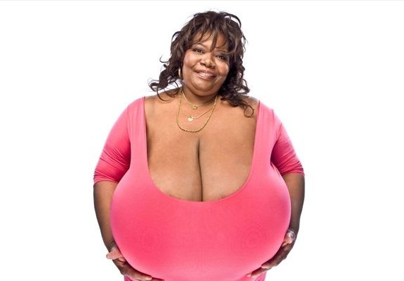 全球最大自然乳房