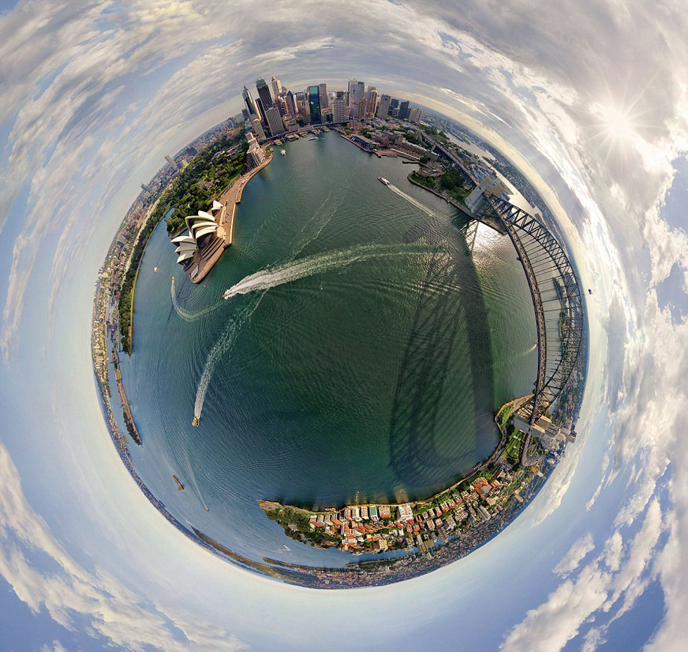 澳大利亚港口城市悉尼，悉尼歌剧院仿佛位于地球中心。（网页截图）