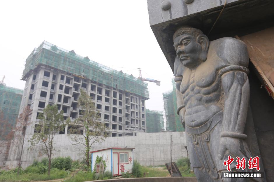郑州千年古寺被工地包围 清修之地不宁静