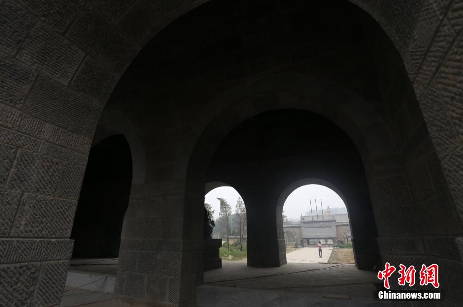 郑州千年古寺被工地包围 清修之地不宁静