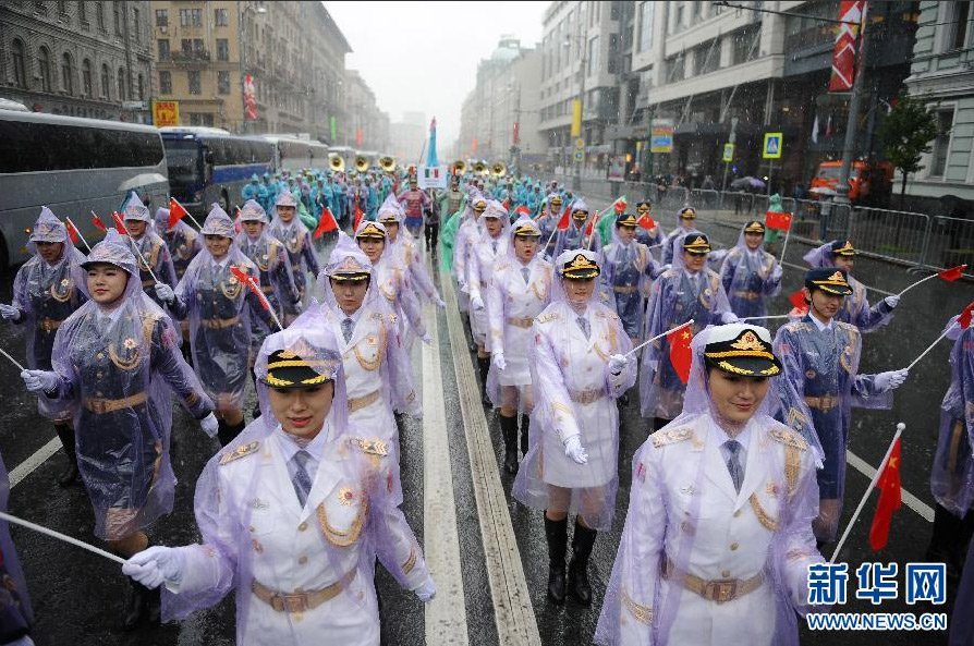 中国人民解放军军乐团与女子仪仗队亮相莫斯科