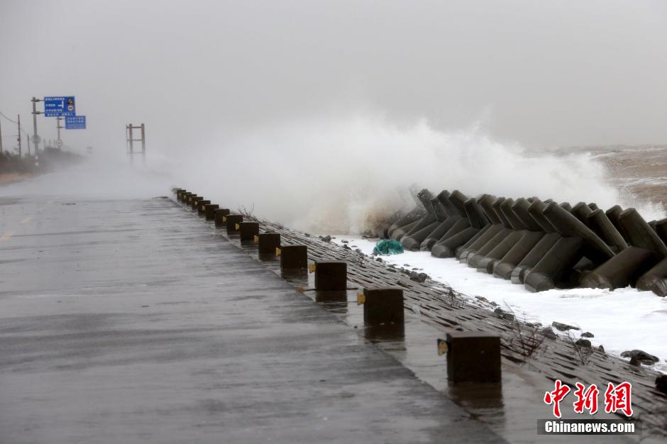 山东沿海遭遇风暴潮 发布风暴潮黄色预警